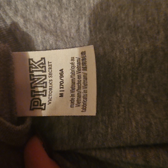 V-Neck T-Shirt with Black PINK Logo - Picture 4 of 4